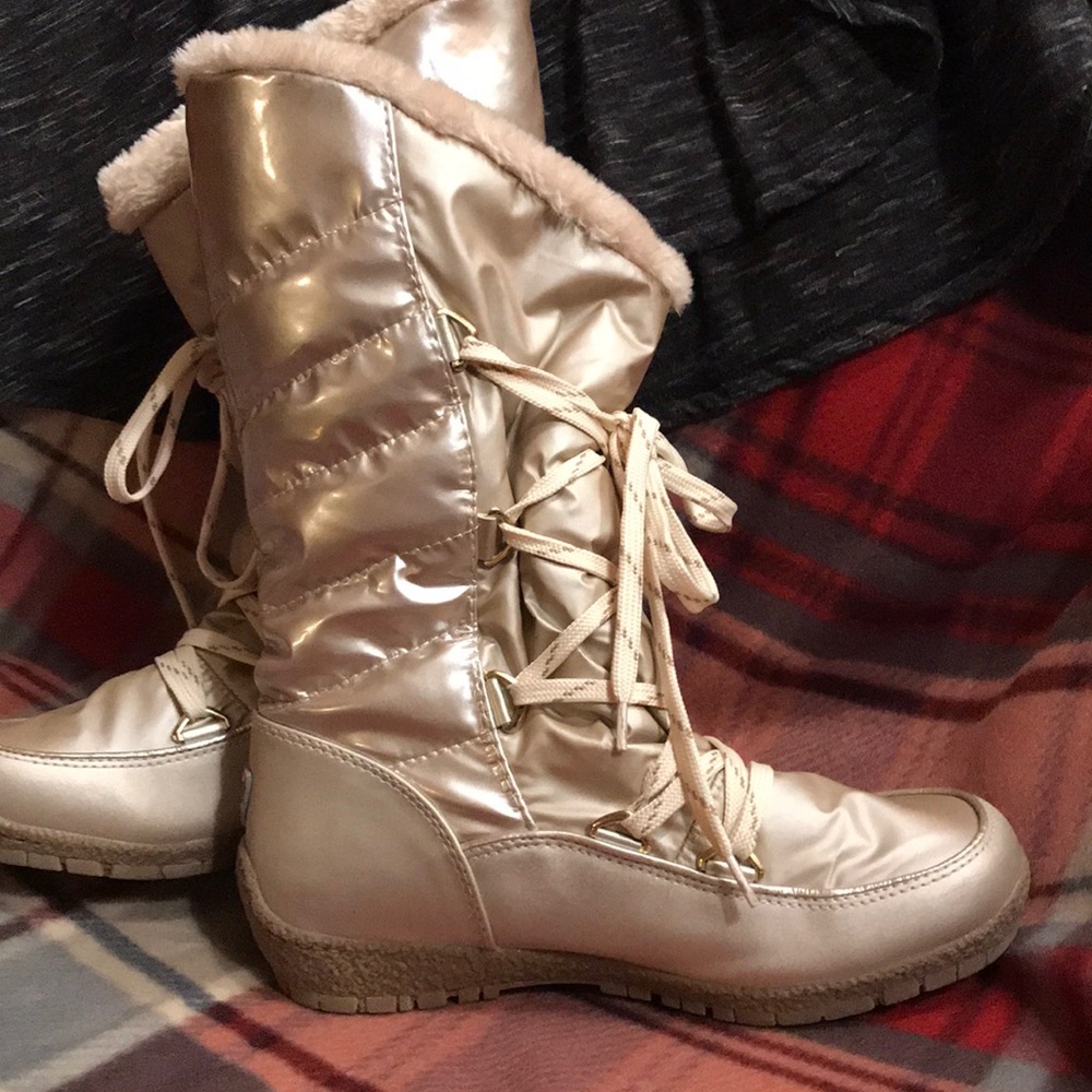 Boots - Picture 3 of 4